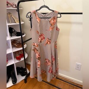 New York & Company Gray Floral Midi Dress